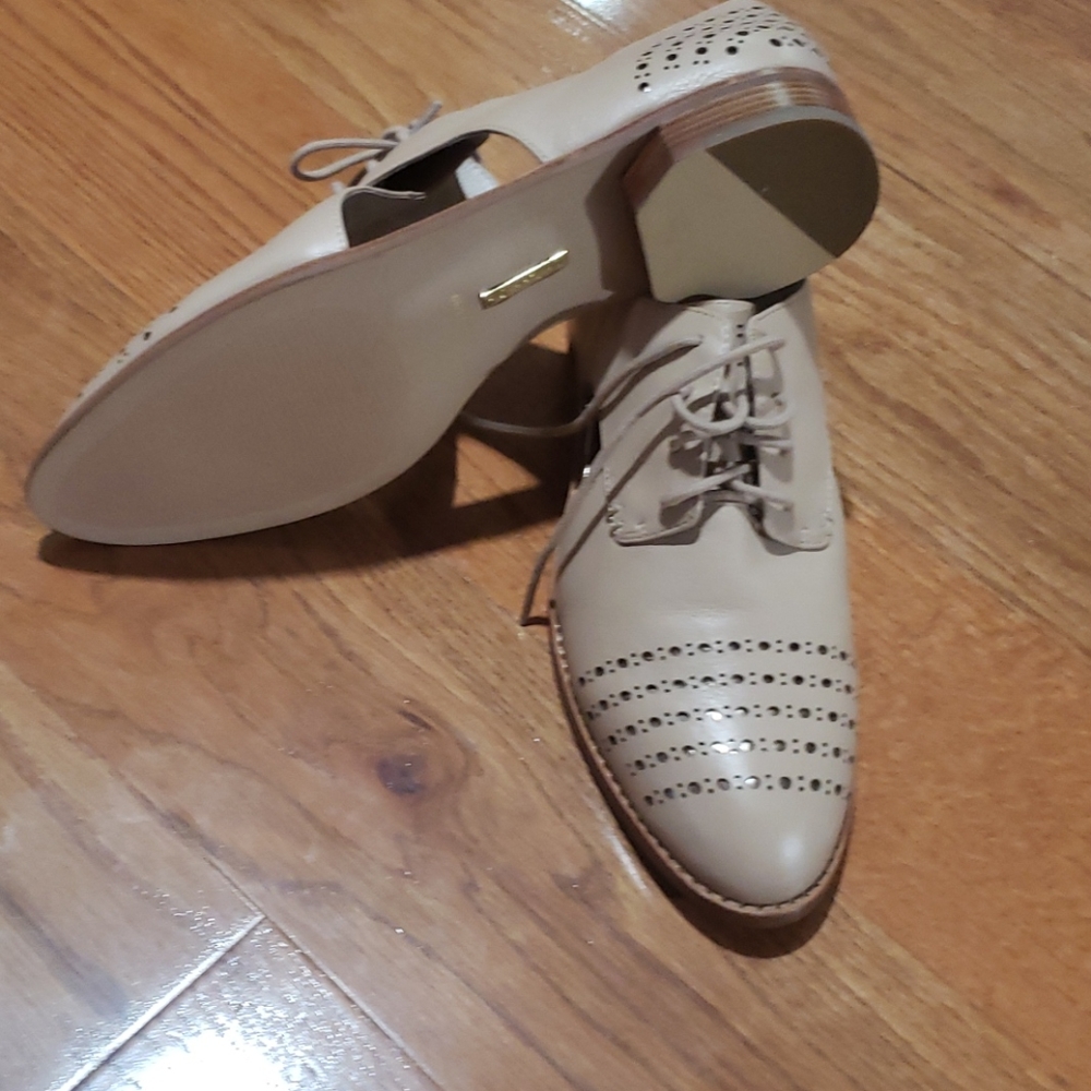 Shoes - Picture 2 of 3